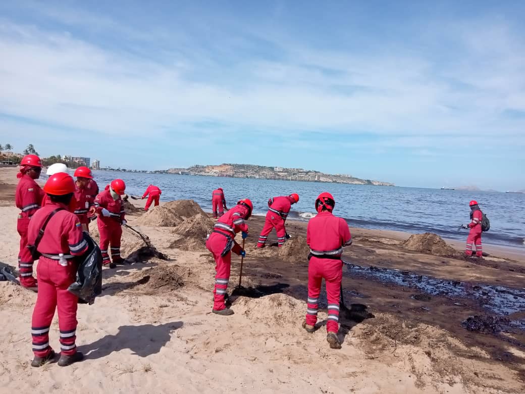 Se presume que derrame de crudo en Lechería fue por fallas en tanque de buque petrolero