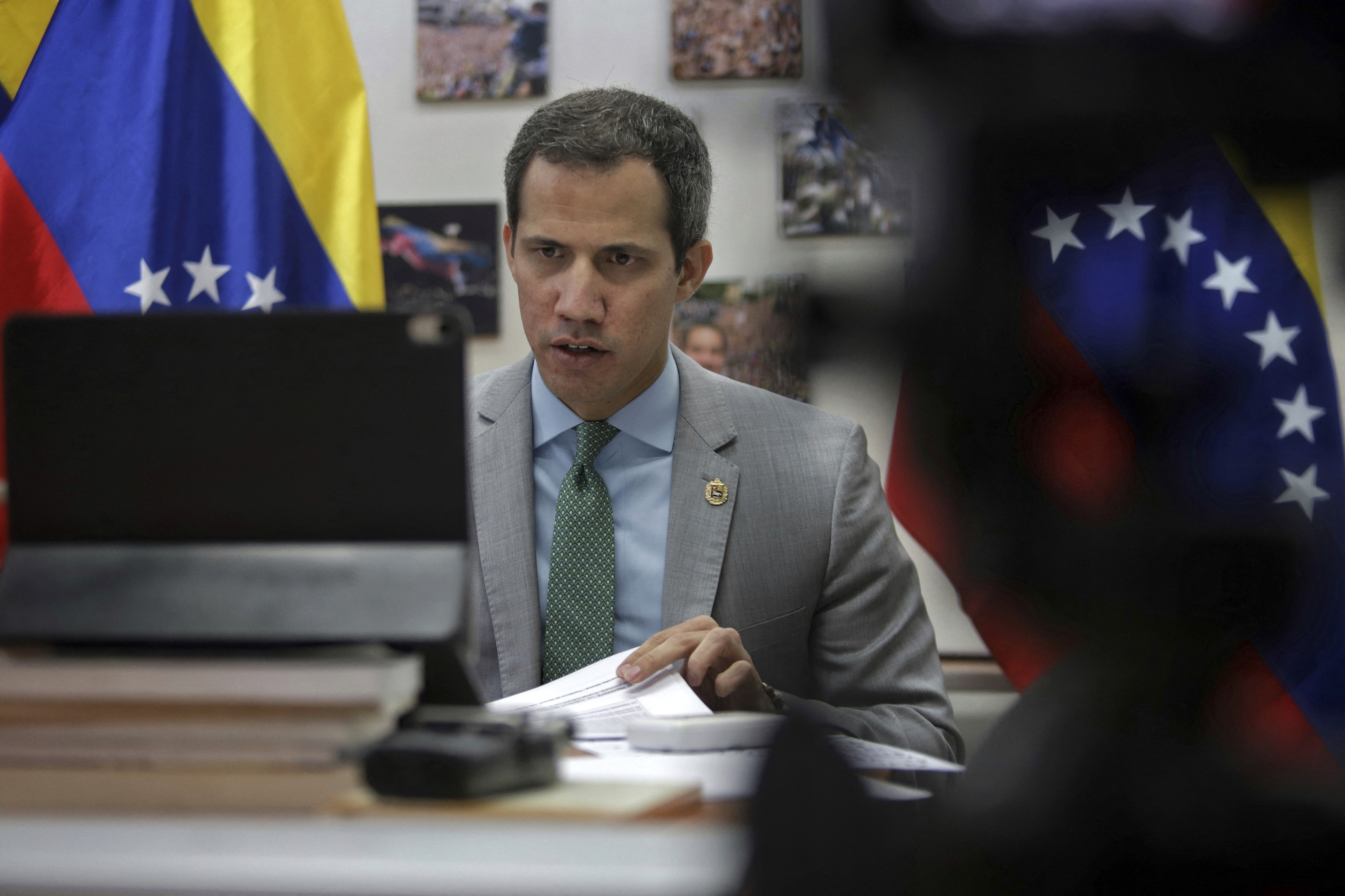 Juan Guaidó se queda en Venezuela para enfrentarse a Nicolás Maduro en las urnas