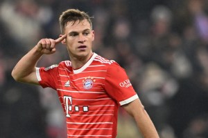 Un gol agónico de Kimmich salvó de la derrota al Bayern