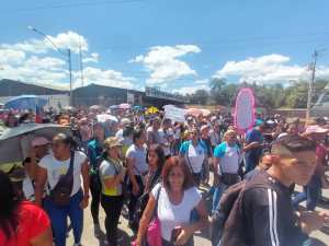 Docentes de Ocumare del Tuy no se callan ante el chavismo y protestan por salarios justos este #30Ene (Fotos)
