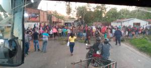 EN FOTOS: protesta en Güigüe, tras dos años sin recibir agua por las tuberías #19Ene