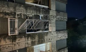 La rotura de un tubo matriz causó daños en edificios residenciales de San Antonio de los Altos (Imágenes)