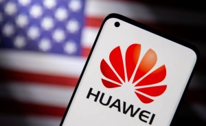 Gobierno de Joe Biden evalúa eliminar por completo a Huawei de los proveedores estadounidenses
