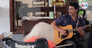 La música como terapia para el Alzhéimer en un hogar de ancianos en Venezuela (Video)
