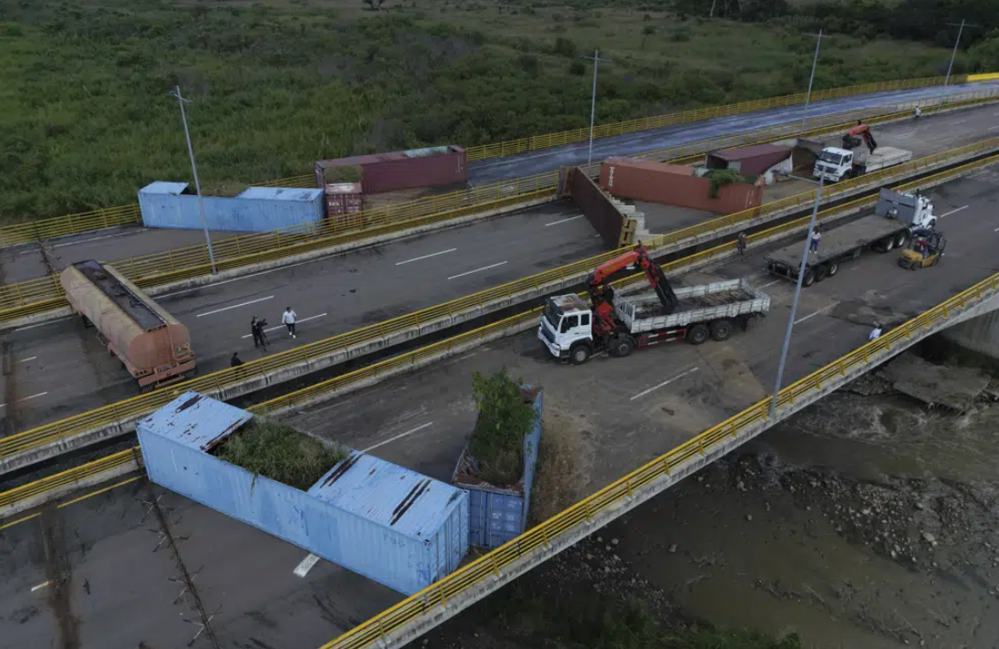 Colombia y Venezuela celebraron reapertura del puente internacional bloqueado por Maduro