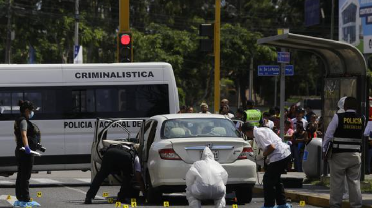 Capturaron a dos señalados por la masacre de una familia en las calles de Lima