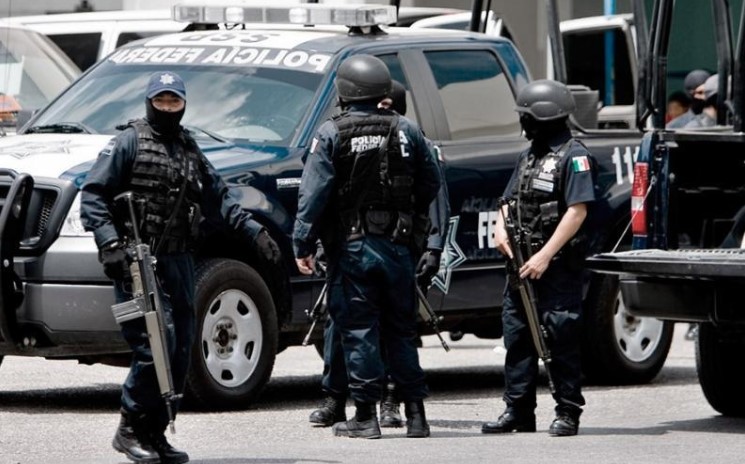 Siete muertos deja balacera entre militares y sicarios en centro de México