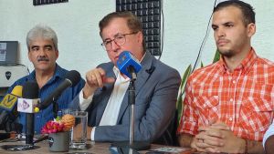 César Pérez Vivas planteó a la Comisión de Primaria adelantar debates entre candidatos