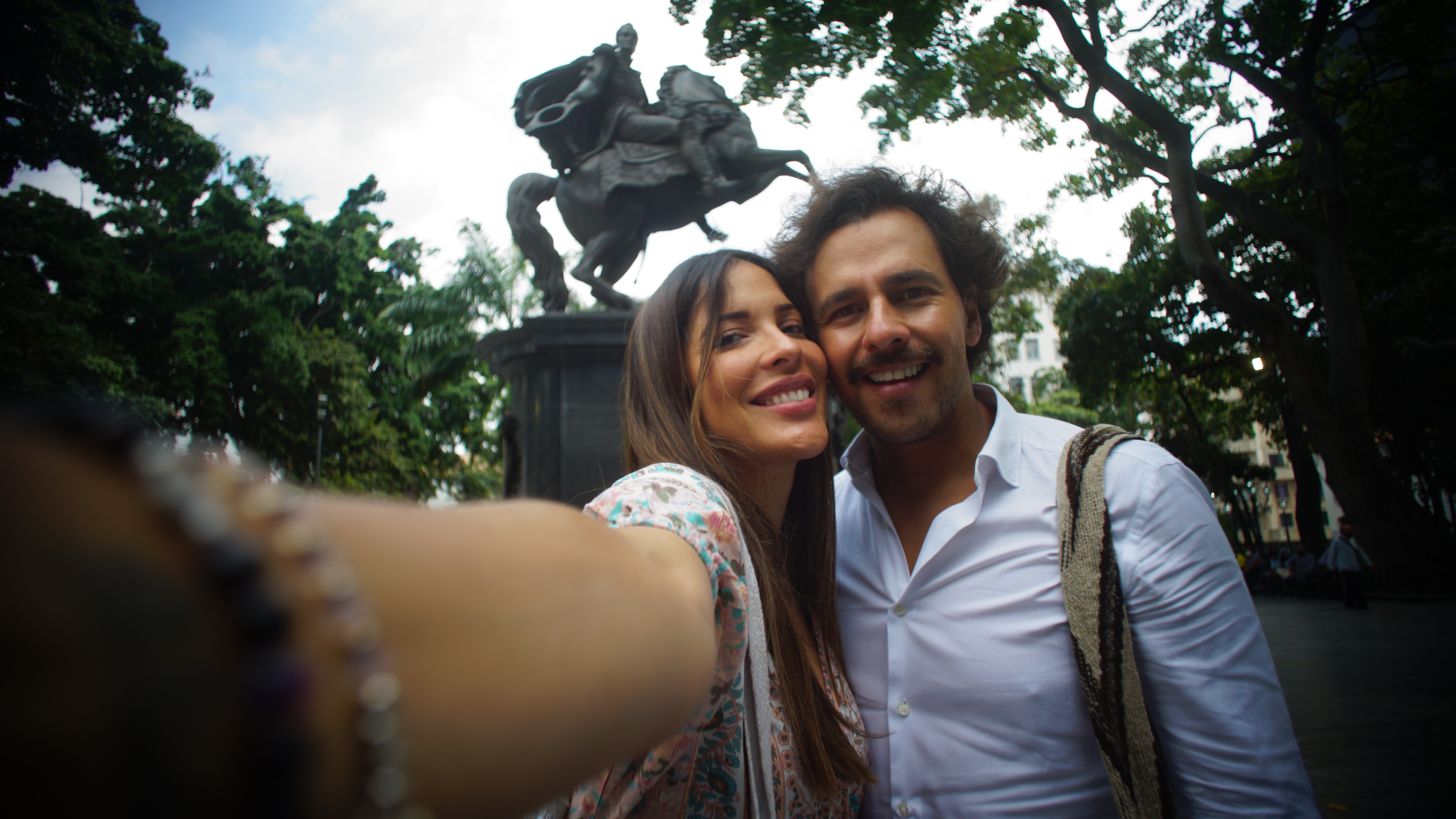 “Viajeros del alma”: En su primera temporada, Vanessa Maradona e Iván López muestran todo el esplendor de Caracas, Margarita, Los Roques y Canaima