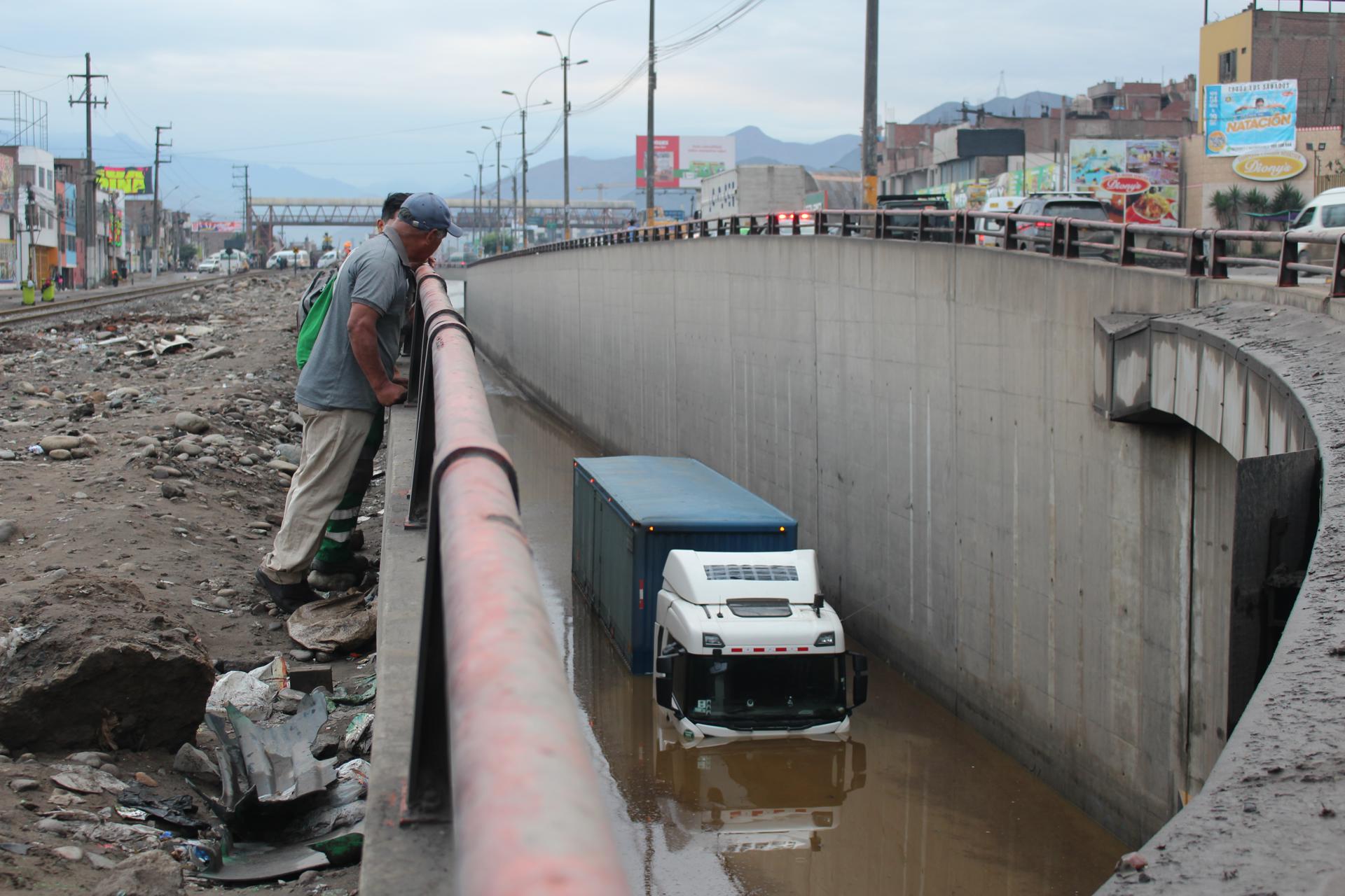Confirmaron la primera persona fallecida por fuertes lluvias en Lima