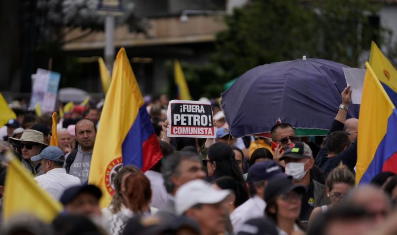 Oposición colombiana se prepara para rechazar a Maduro si a Petro se le ocurre invitarlo