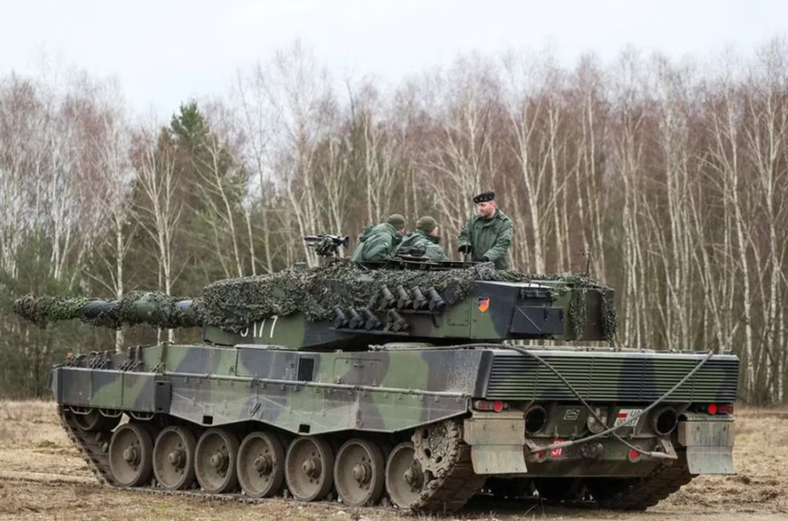 Tanques de la Otan dan movilidad y potencia de fuego a la ofensiva de Kiev