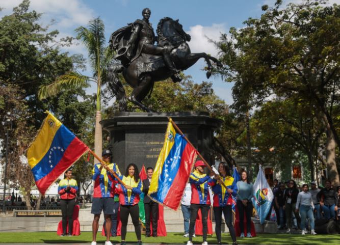 Delegación nacional fue abanderada antes del inicio de los Juegos del Alba