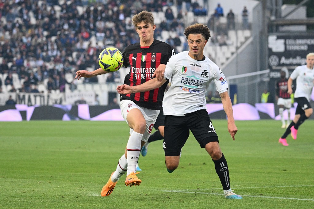 AC Milan cayó frente a La Spezia previo al duelo contra Inter en Champions