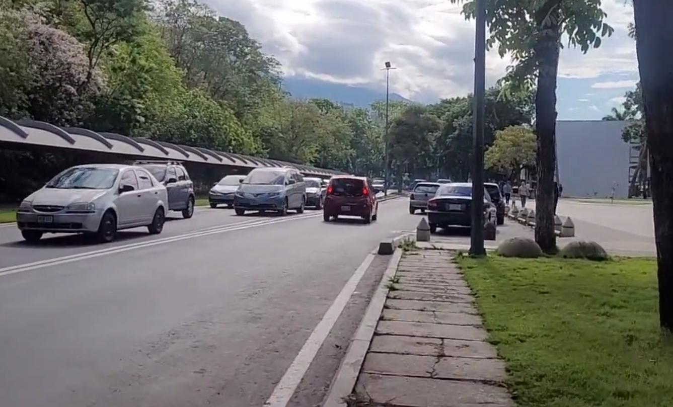 EN VIDEO: así se encuentra la entrada de la UCV en medio de las elecciones de autoridades este #26May