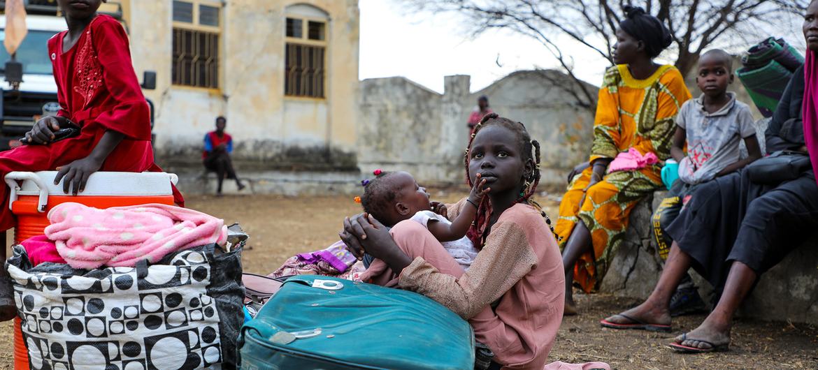 Dos millones de niños desplazados en cuatro meses por el conflicto en Sudán, según Unicef