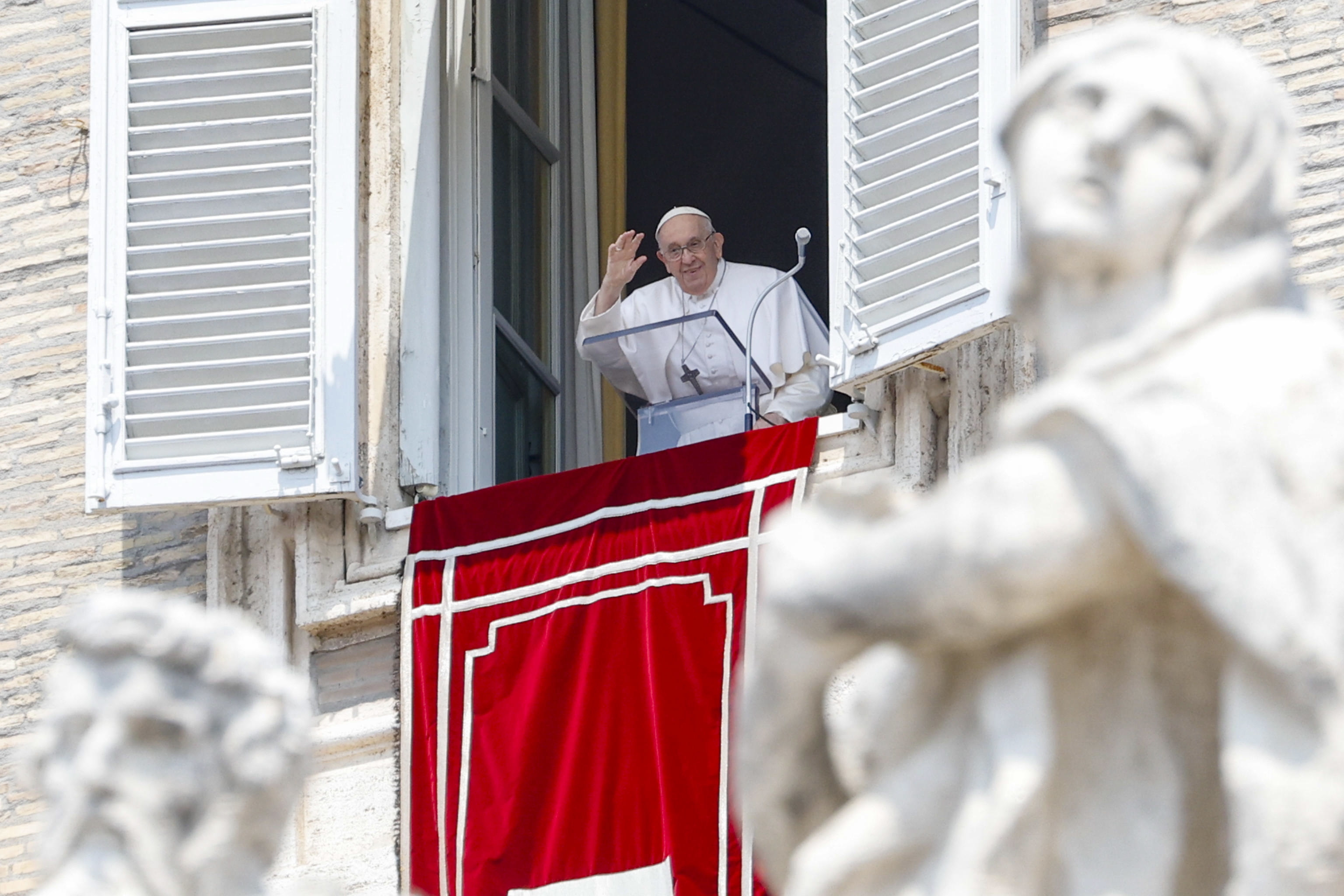 El papa Francisco pide “llevar a Jesús” a la “sociedad civil y la política” en la misa por San Pedro
