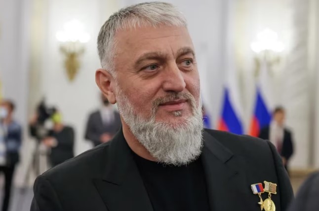 Alto comandante checheno y miembro del Parlamento ruso fue herido en Ucrania y piden ayuda para encontrarlo