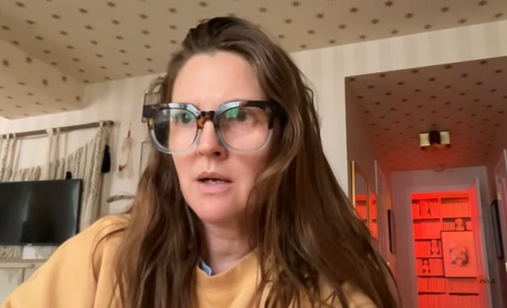 Drew Barrymore se sincera sobre su difícil infancia y lanzó un duro comentario contra su madre (VIDEO)