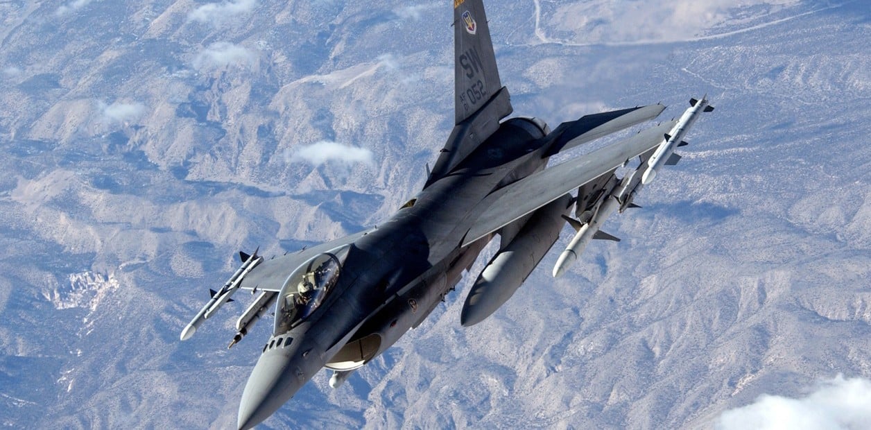 EEUU entrenará a pilotos ucranianos en el manejo de los F-16 en octubre