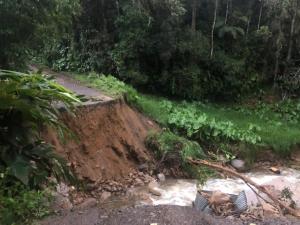 Táchira: Se desplomó la única vía de acceso a los caseríos en San José de Bolívar
