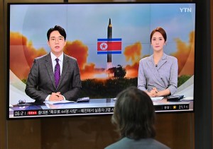 Corea del Norte eleva la tensión regional con lanzamiento de misiles de crucero
