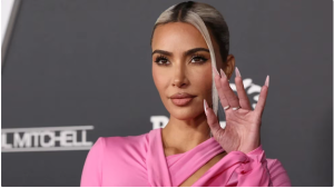 Kim Kardashian subió una foto antigua a sus redes sociales y la borró después de las críticas de sus seguidores