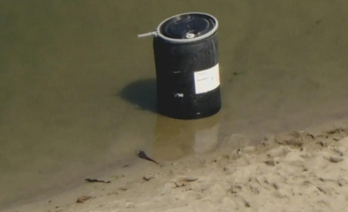 Barril que flotaba cerca de playa en Malibú ocultaba un cadáver en fase de descomposición