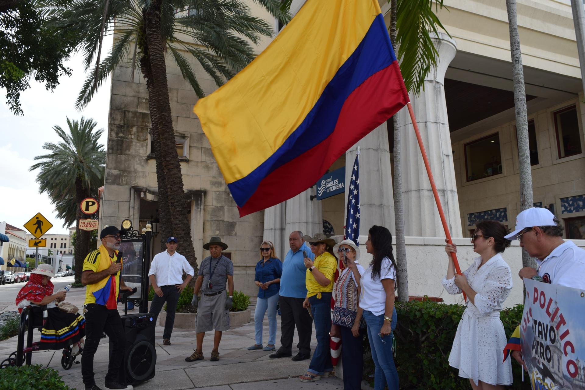 Colombianos pidieron desde Miami un juicio político contra Gustavo Petro