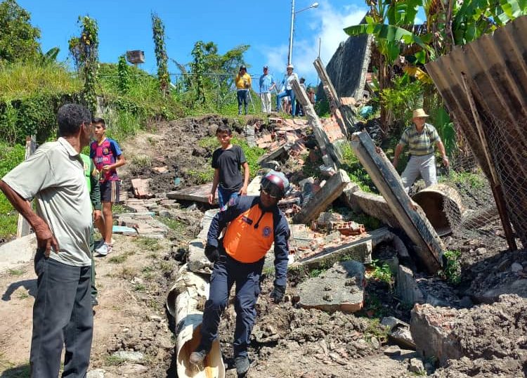 Tachirenses que residen en El Pueblito temen lo peor ante inestabilidad del terreno