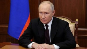 Putin firma un decreto que obliga a los miembros del Grupo Wagner a jurar lealtad a Rusia