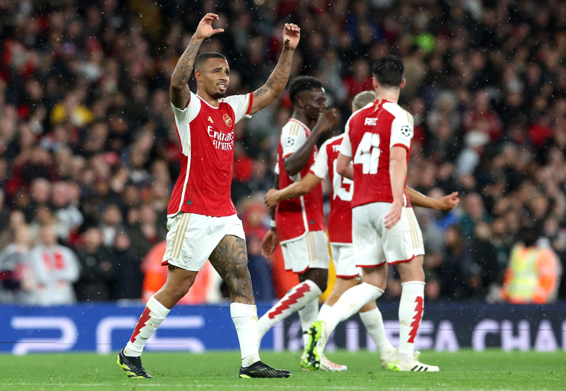 Arsenal se exhibió con una goleada frente al PSV en su regreso a la Champions