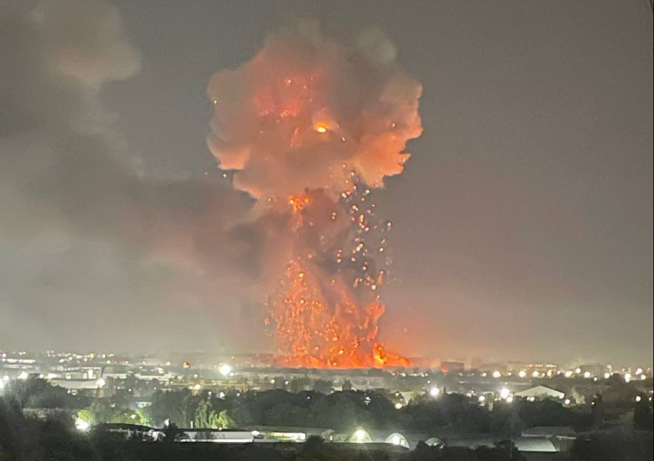 Masiva y misteriosa explosión sacudió cercanías de un aeropuerto en Uzbekistán (Video)