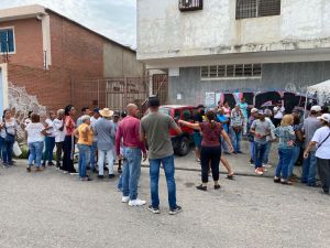 A pesar del amedrentamiento de cuerpos de seguridad, la gente salió a votar en Sucre