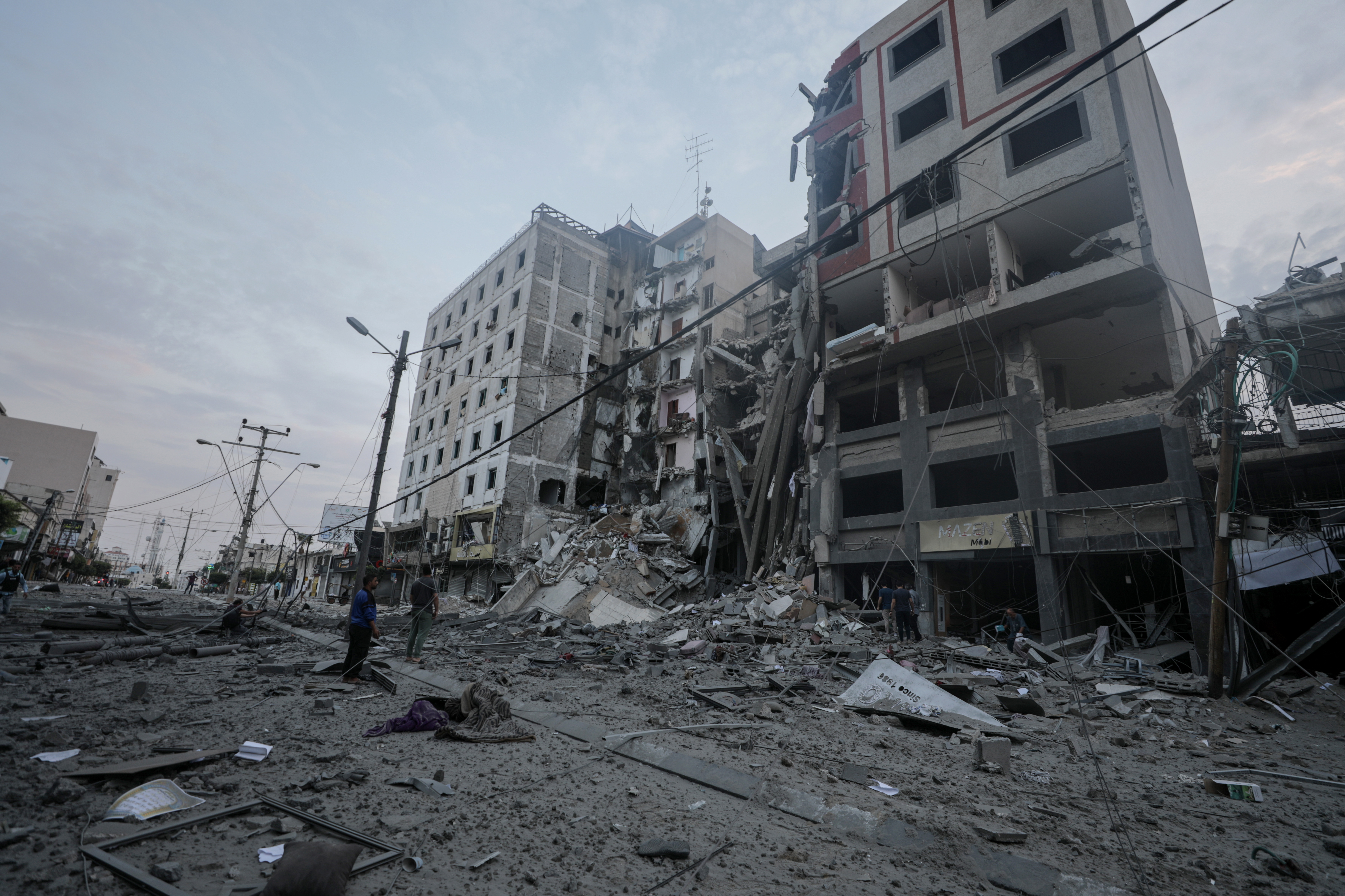 Suben a 413 los muertos palestinos en Gaza por ataques israelíes
