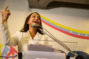 María Corina Machado expresa su apoyo a los argentinos en la segunda vuelta electoral
