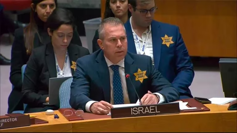 Embajador israelí en la ONU usó una estrella de David amarilla: “La llevaremos hasta que condenen las atrocidades de Hamás”