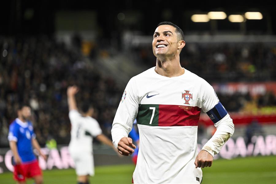 Cristiano Ronaldo desatascó una noche atípica para Portugal
