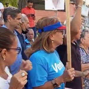 EN IMÁGENES: Sectores de la oposición se concentraron en Maiquetía en rechazo a la detención de Juan Freites