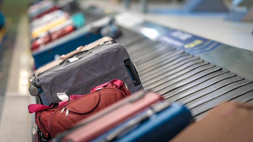 Pasajero rastreó equipaje perdido y lo halló en casa de empleado del aeropuerto en Florida