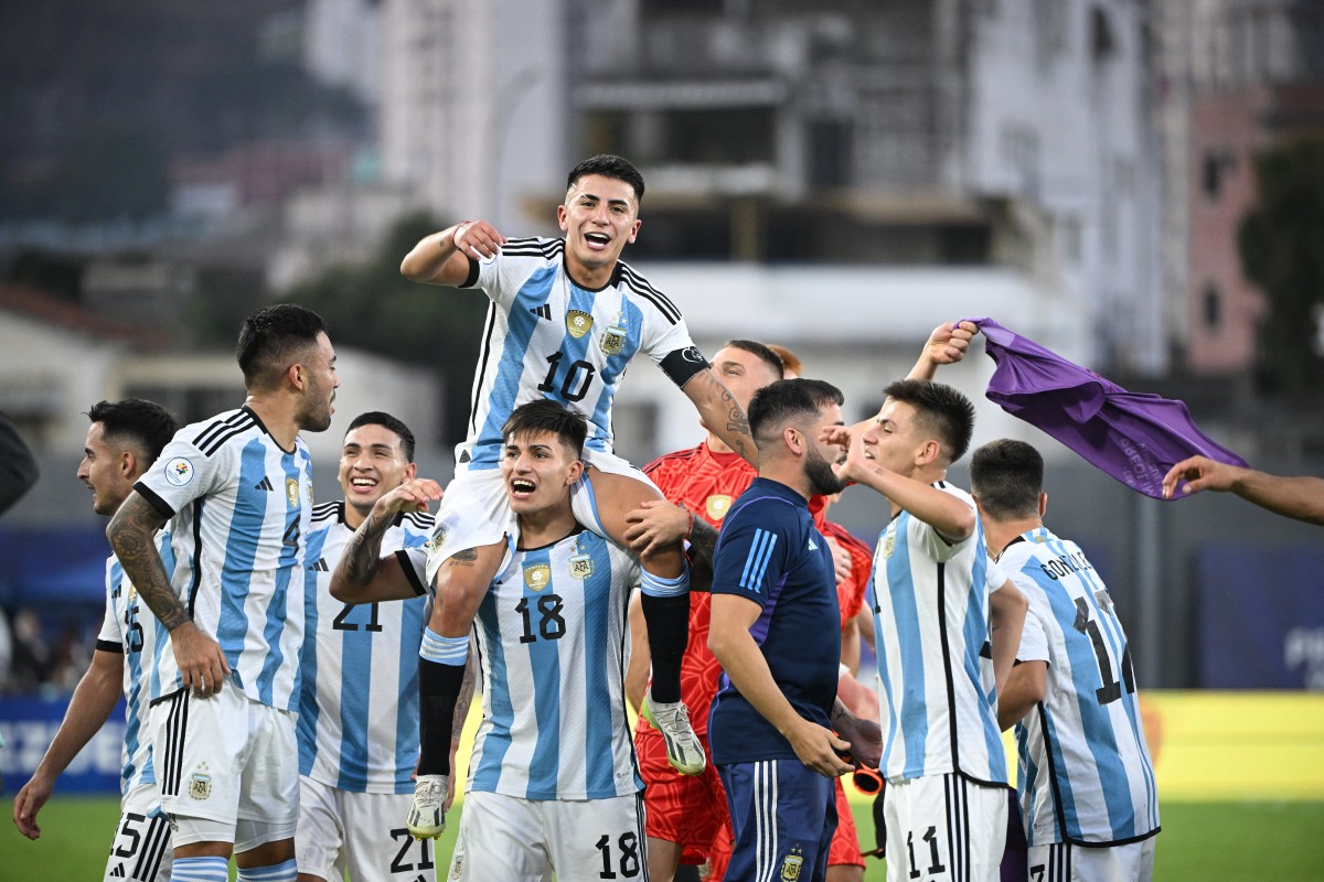 Argentina se quedó con un boleto a París 2024 tras eliminar a Brasil