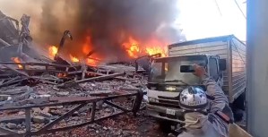 “No quedó nada”, empleado contó cómo vivió el incendio en los galpones de Damasco en La Yaguara