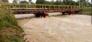 Crecida del río Onia derivó al cierre del puente que comunica Mérida con Táchira