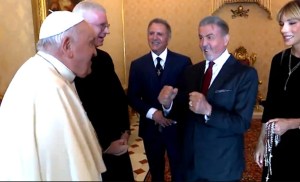 La peculiar anécdota de Sylvester Stallone durante su encuentro con el papa Francisco