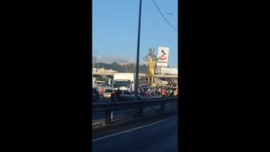 EN VIDEO: se registra fuerte choque en la autopista Francisco Fajardo este #22Feb