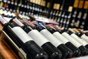 Detienen en Francia a un hombre por el robo de más de siete mil botellas de vino