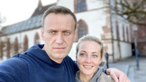 Viuda de Navalni denuncia que Rusia lleva nueve días sin entregar el cadáver de su marido