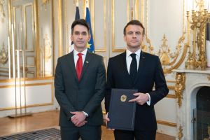 Enviado del chavismo a Francia entregó cartas credenciales al presidente Emmanuel Macron