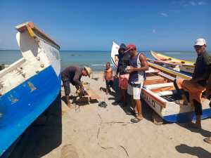 Falta de gasolina e inseguridad atan de manos a pescadores de La Guardia en Margarita