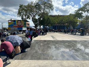 Entusiasmo de jóvenes para inscribirse en el RE vence el calor, las colas y el saboteo del Psuv en Bolívar